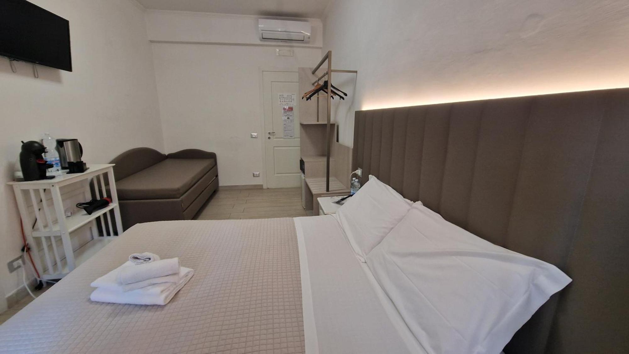 Mr. Charlie Brown Hotel Rome Buitenkant foto