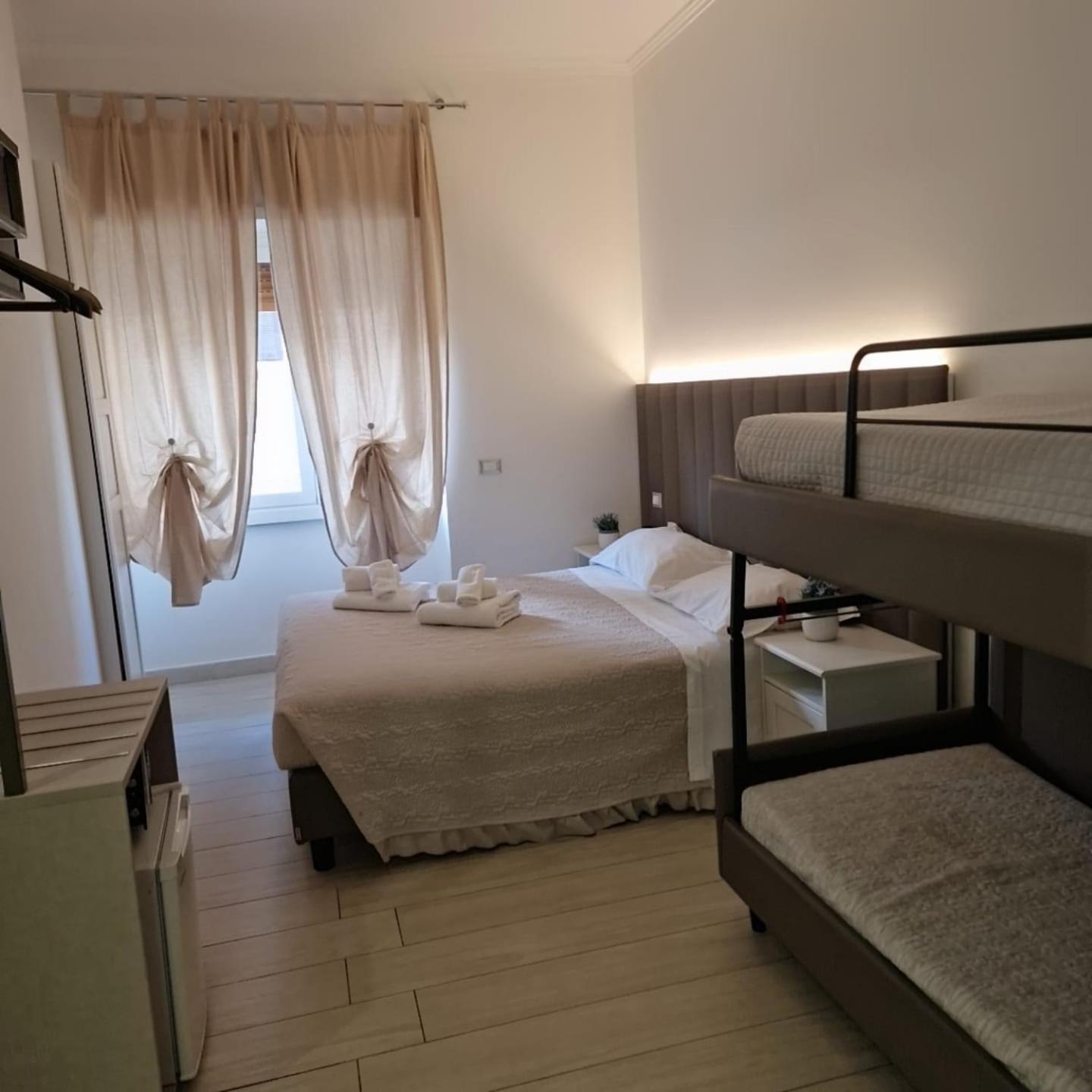 Mr. Charlie Brown Hotel Rome Buitenkant foto